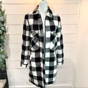 NWT Black/Cream Outerwear Jacket - Size Sm…